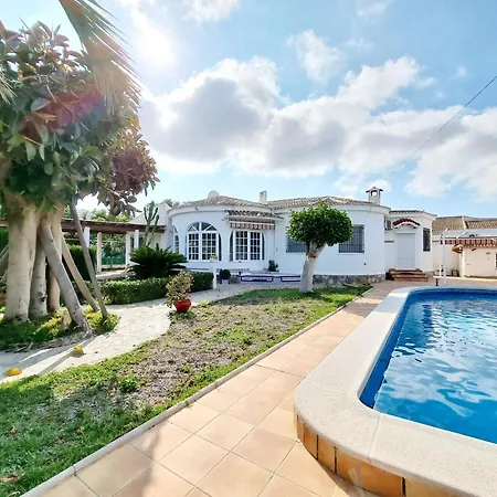 Charming With Own Pool Urb La Siesta *